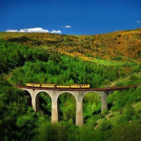 I Pyrenees 2000 דירה